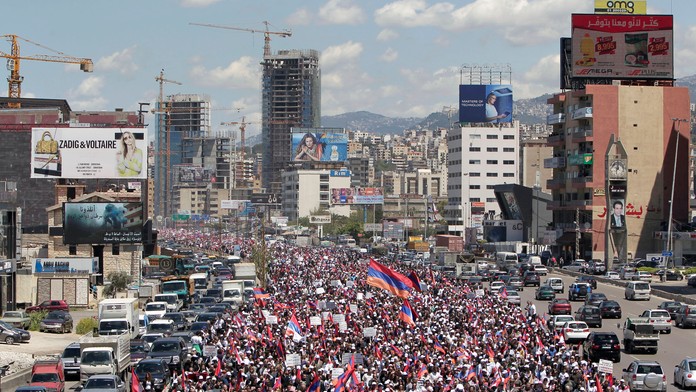 Tisíce ľudí si pripomenuli 100. výročie arménskej genocídy aj v libanonskom Bejrúte.