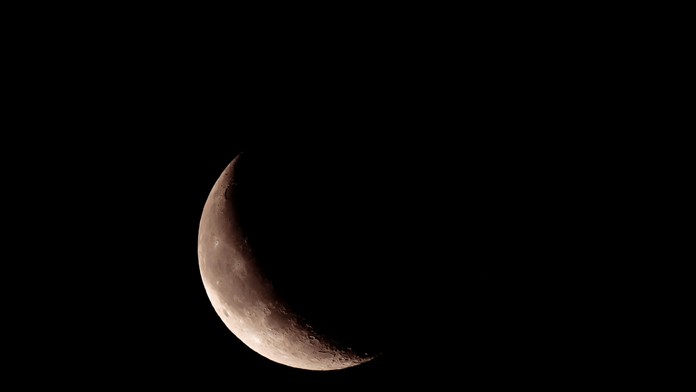 Úplné zatmenie Krvavého mesiaca a Kukuričný spln čakajú Slovensko cez víkend. Obloha sľubuje fascinujúce divadlo