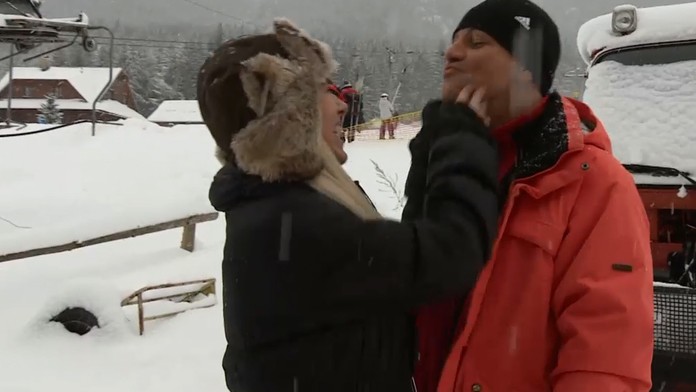 Manželia Švajdovci ako ich vidíte málokedy. Bláznili sa v snehu