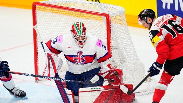 VIDEO: Fíni si vydýchli. Outsider na ceste do štvrťfinále nečakane zakopol