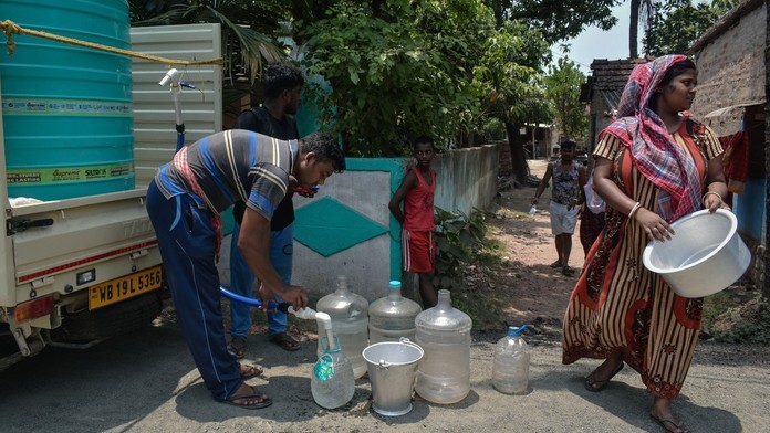 Indiu sužujú obrovské horúčavy, vyžiadali si už najmenej 170 obetí