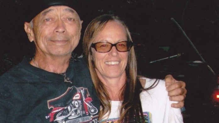 Keihanaikukauakahihuliheekahaunaeleová s mužom