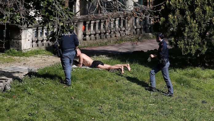 Nenakazil sa u nich ani jeden človek. Obyvateľov španielskeho mesta chránia radikálne opatrenia