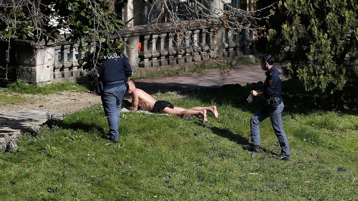 Nenakazil sa u nich ani jeden človek. Obyvateľov španielskeho mesta chránia radikálne opatrenia