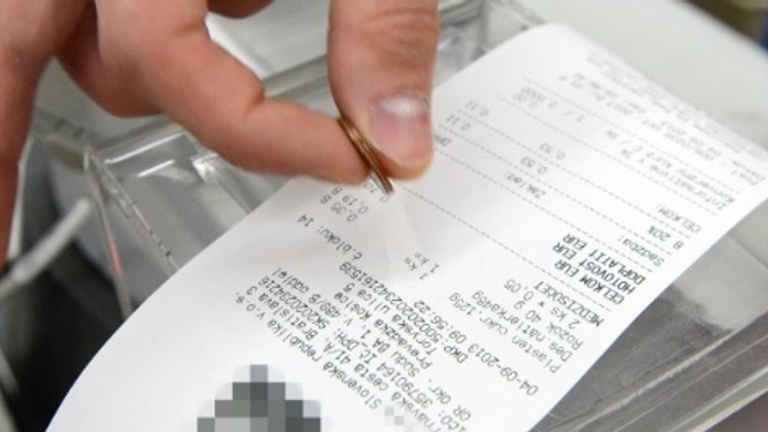 Sprava kouč slovenskej futbalovej reprezentácie Pavel Hapal so zvrencom Ondrejom Dudom v kvalifikácii ME 2020 v Azerbajdžane.