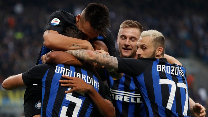 Radosť hráčov Interu po góle v sieti FC Janov.