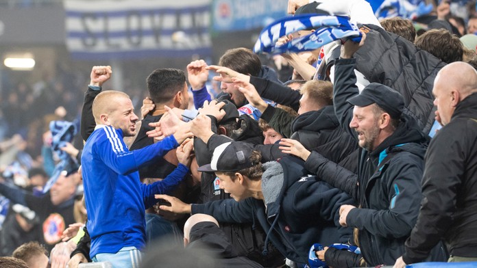 Slovan môže vyhrať skupinu aj nepostúpiť. Hrozí aj možnosť neuveriteľného kritéria