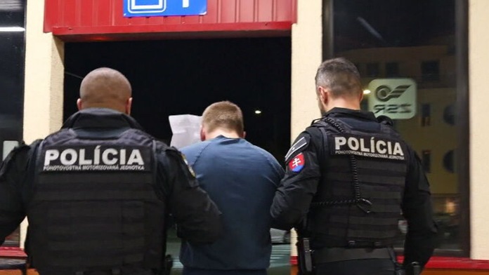 Pýtal sa na slobodu. Muž, ktorý mal vo vlaku na Spiši pobodať 22-ročnú ženu, ostáva vo väzbe