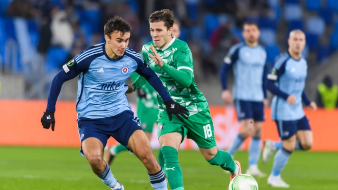 Zbytočná červená, na rozlúčku so skupinou prehra. Slovan si v európskej jari zahrá šestnásťfinále