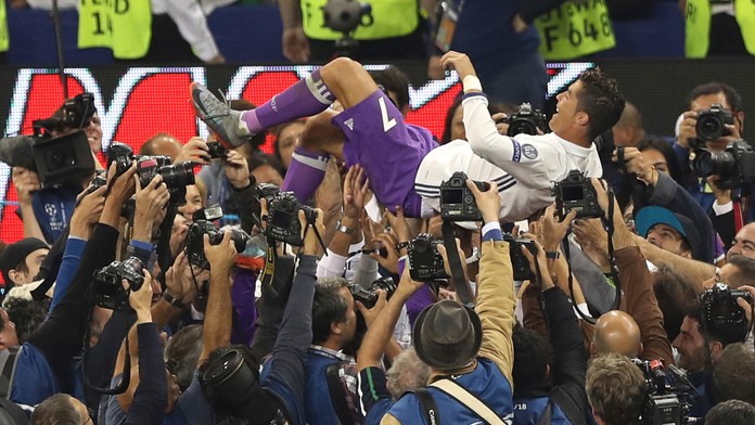 Na snímke útočník Realu Cristiano Ronaldo oslavuje  po víťazstve vo finále futbalovej Ligy majstrov.