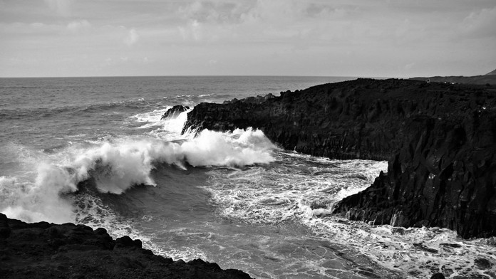 Naposledy tam zahynuli dvaja Slováci. Na vyhľadávanom ostrove opäť zabíjali veľké vlny