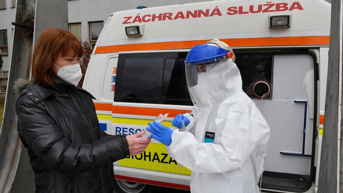 Pandémia sa neskončila, ako si mnohí myslia. Slovensko vstupuje do ďalšej covidovej vlny