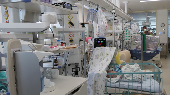 Centrum urgentnej starostlivosti o kriticky chorých novorodencov otvorili v pondelok 20. júna 2022 v Univerzitnej nemocnici Martin (UNM).