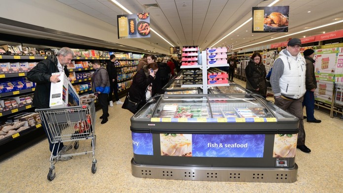 Známy obchodný reťazec zavádza poplatok za vstup