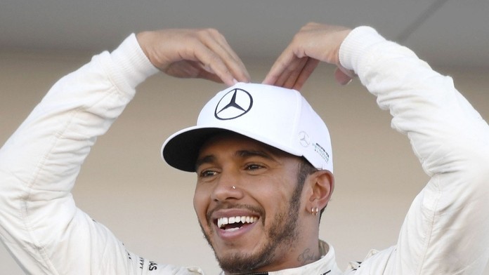 Tri sestry - Sebastián Rulli