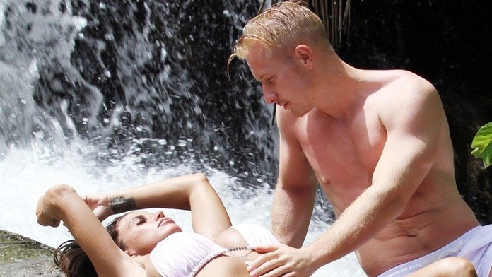 Katie Price a jej zajačikovi sa vzbúrili hormóny. 