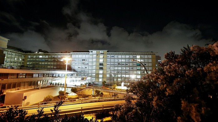 Nemocnica v Ríme, v ktorej pápeža operovali.