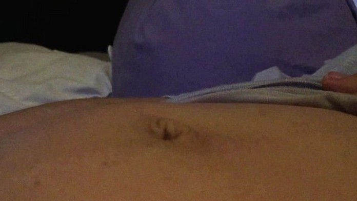 34FFD0BA00000578-3628872-Step_1_The_mum_to_be_s_belly_button_appears_normal_here_before_s-a-30_1465287884952.jpg