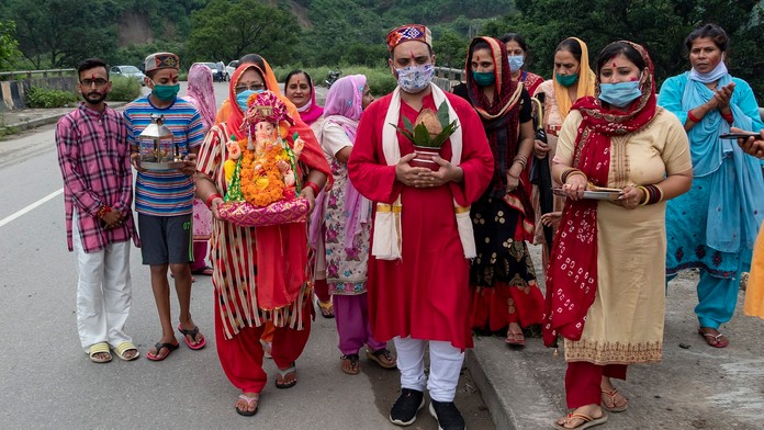 Zostarnutí Oteckovia v Teleráne.mp4