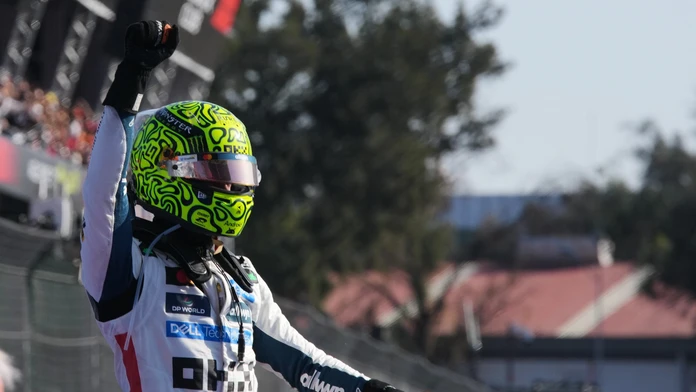 Lando Norris suverénne vyhral v Mexiku a dostal sa na čelo šampionátu. Komisári udeľovali penalizácie