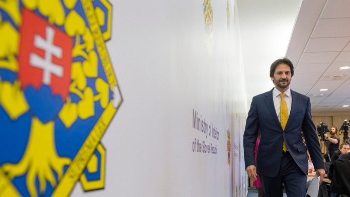 Robert Kaliňák odstupuje z postu ministra vnútra.