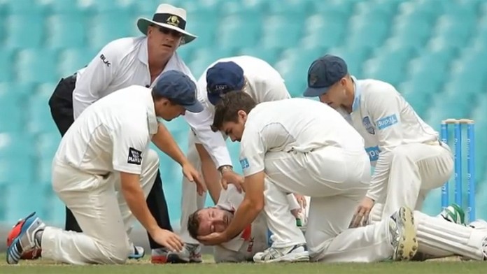 Philippa Hughesa zasiahla loptička nešťastne do hlavy.