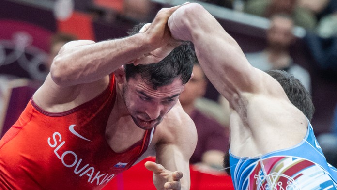 Slovenskú medailovú zbierku na ME v zápasení rozšíril Salkazanov. Spokojnosťou však nežiaril