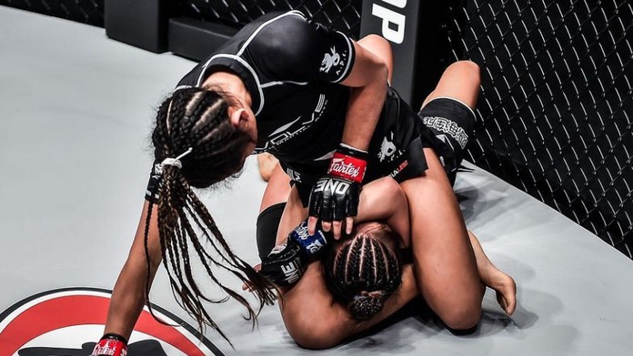 Bola zázrakom bojových umení a nikto ju neporazil. Zomrela osemnásťročná zápasníčka MMA