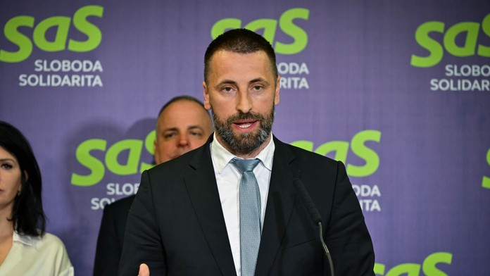 SaS opäť hovorí o zrušení transakčnej dane. Predstavila návrhy, ako by sa dala nahradiť