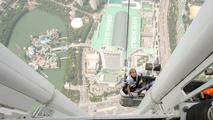 Francúzsky pavúčí muž Alain Robert.