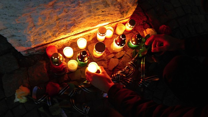 Pamiatka na Jána Kuciaka a jeho snúbenicu.