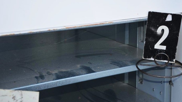 Mnohým skazili Vianoce. Zlodeji v Bratislave vybielili doručovací box s darčekmi