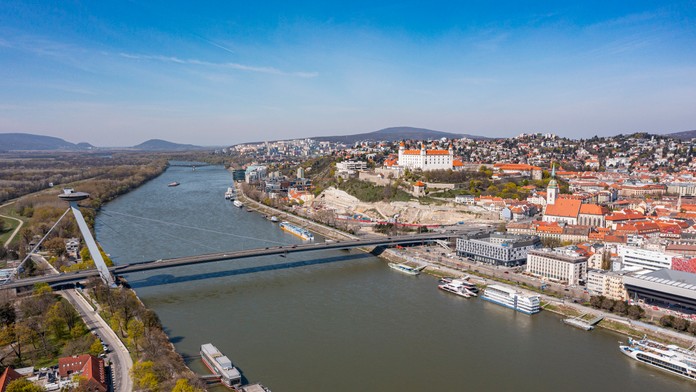Zlá správa pre Slovensko. Ratingová agentúra nám zhoršila výhľad