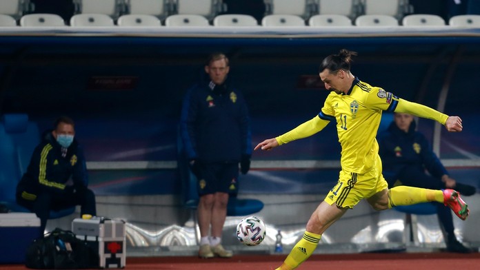 Zlatan Ibrahimovič v zápase Švédska s Kosovom.