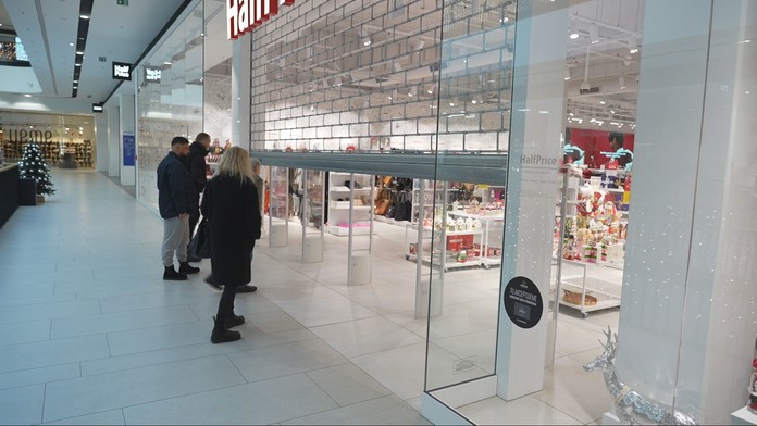 Stres a napätie do poslednej chvíle. Darčeky mnohí zháňali aj pár minút pred záverečnou