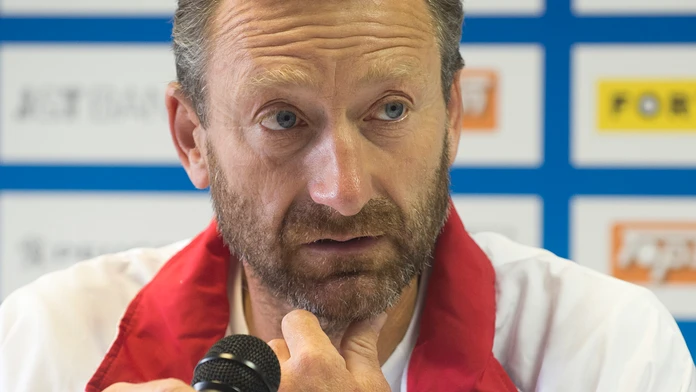 Nehrajúci kapitán slovenského daviscupového tímu Miloslav Mečíř počas tlačovej konferencie.