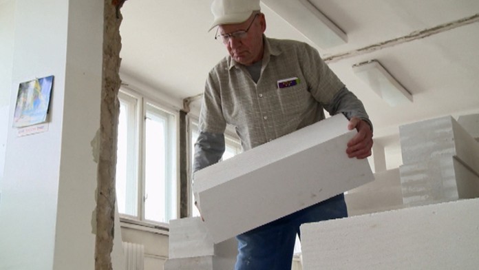 Američan Bud Helman, ktorý pomána zadarmo na Slovensku.