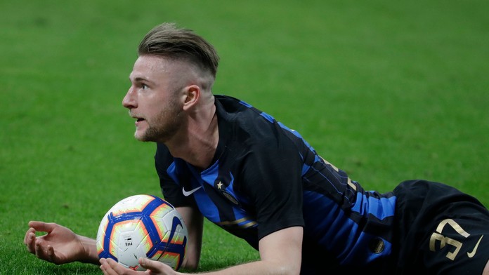 Adam Marušič z Lazia Rím oslavuje gól proti Parme.