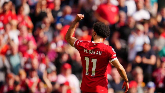 Futbalista Liverpoolu Mohamed Salah sa teší po strelení gólu.