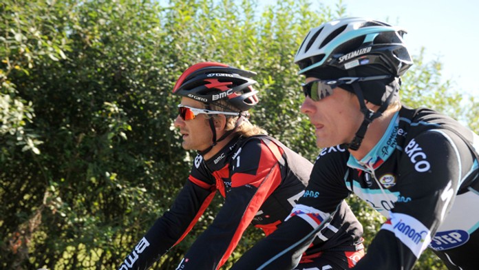 Peter Velits v červeno-čiernom sa na majstrovstvá sveta v súťaži jednotlivcov pripravuje doma spolu s bratom Martinom.