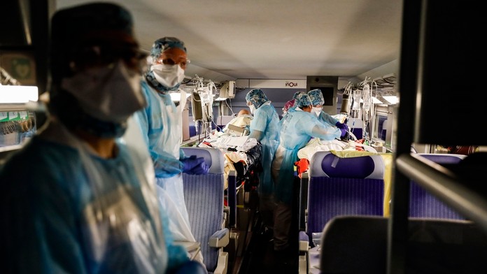 Lyžiari v rakúskom lyžiarskom stredisku Ischgl.