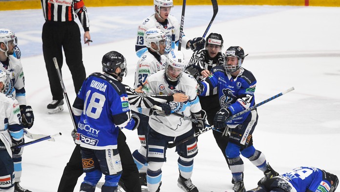 Po siréne sa strhla hromadná mela. Arbitri v Poprade rozdali vyše 300 trestných minút