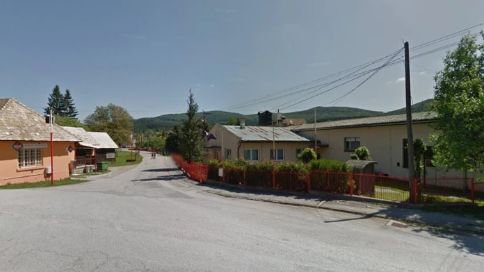 Obec Roštár.
