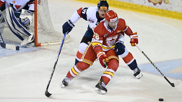  Clinton David Windsor, Milan Kytnár (obaja HC Slovan) a Aaron Berisha (HK Dukla Trenčín).