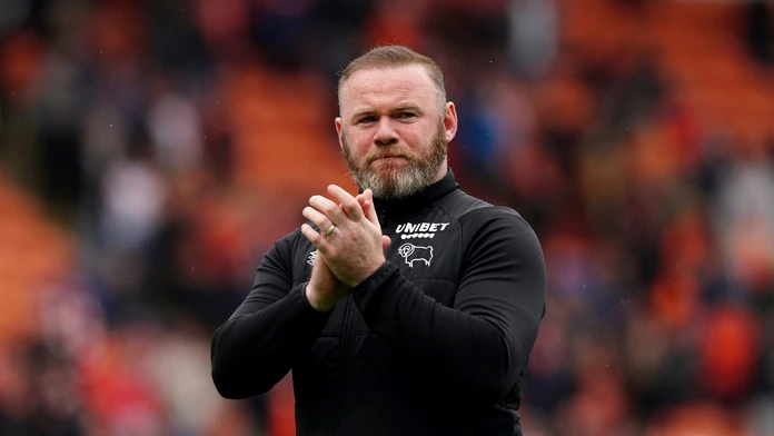 Vráti klub do Premier League? Rooney na novej trénerskej adrese