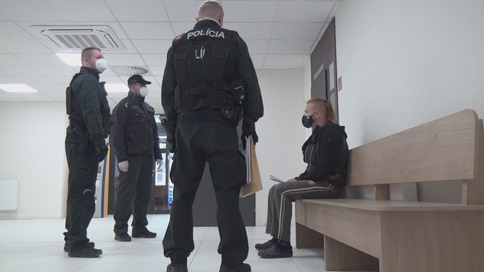 Podozrivého z nastraženia výbušniny v bytovke skončil vo väzbe.