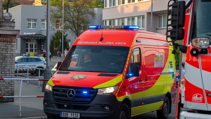 Šokujúce správanie českých záchranárov. Dievča cestou na psychiatriu nabádali k samovražde