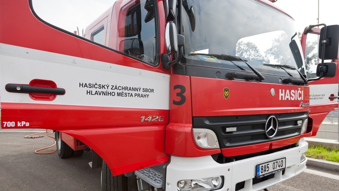 V nemocnici v Prahe vypukol v noci požiar. Z urgentného príjmu evakuovali 60 ľudí