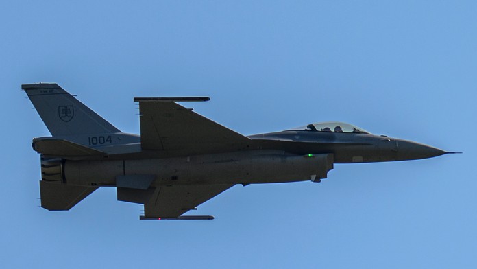 Na letisku v Kuchyni pristáli tri nové stíhačky F-16. Slovensko ich má k dispozícii už desať