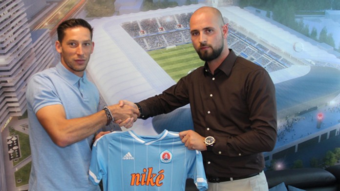 Filip Hološko podpísal so Slovanom Bratislava dvojročný kontrakt..jpg